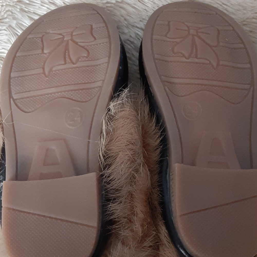 Baby slippers - Picture 2 of 3